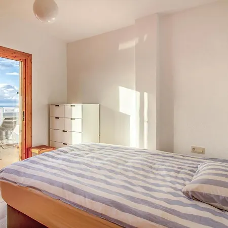 3 Bedroom Cozy In Apartment *
