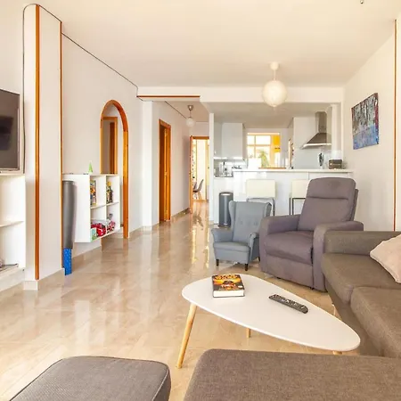 3 Bedroom Cozy In *